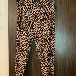 Pull up tights, leggings, leopard print